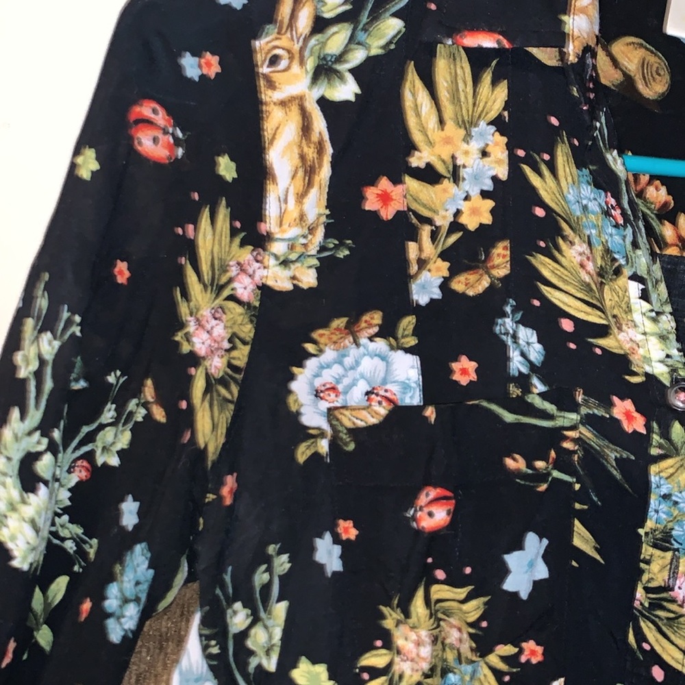 Anthropologie Maeve Whimsy Blouse Floral Bunnies Size 6P - Picture 3 of 7